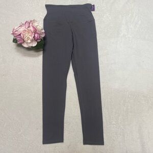 YUMMIE Leggings Size M NWT Gray